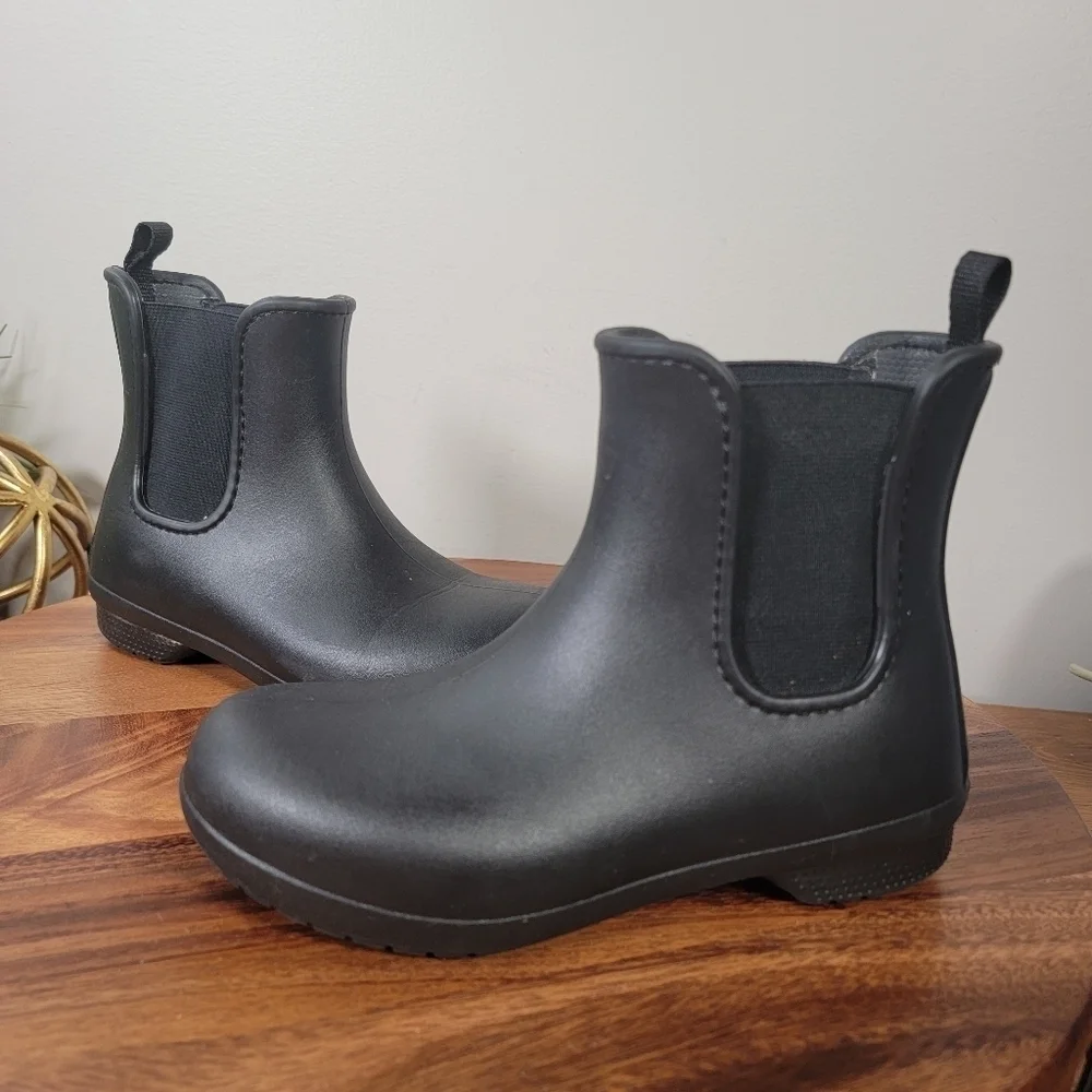 CROCS Black Rain Boots Pull on Chelsea Boot Waterproof Size Women's 4